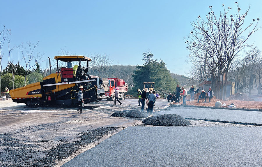 武汉东湖新技术开发区沥青道路施工